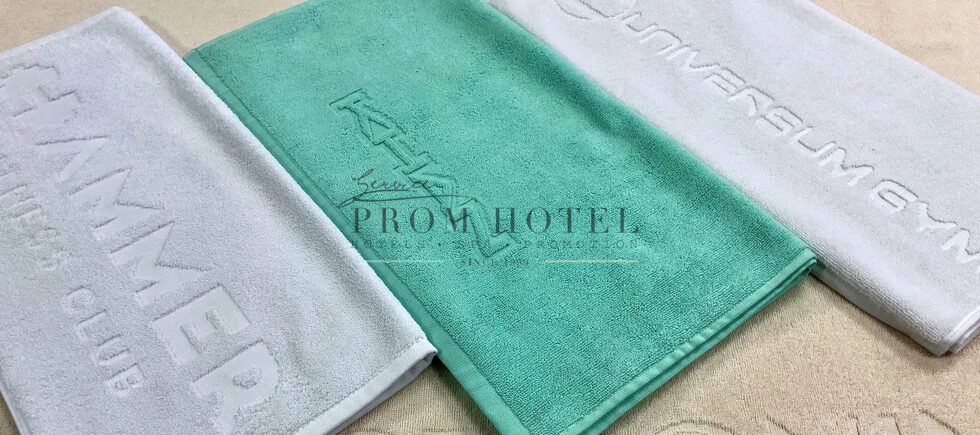 Полотенца с разноуровневым нанесением логотипа